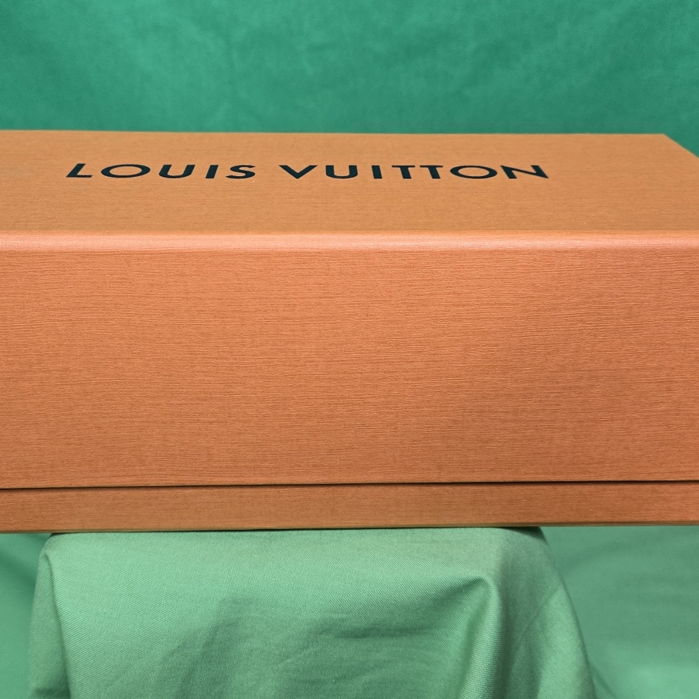 LV Box - empty - excellent condition - 10"x4"x4" - Picture 4 of 10